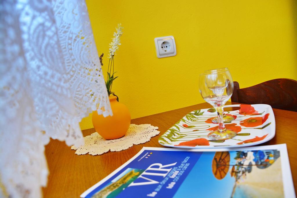 Apartments Sandra Vir Extérieur photo