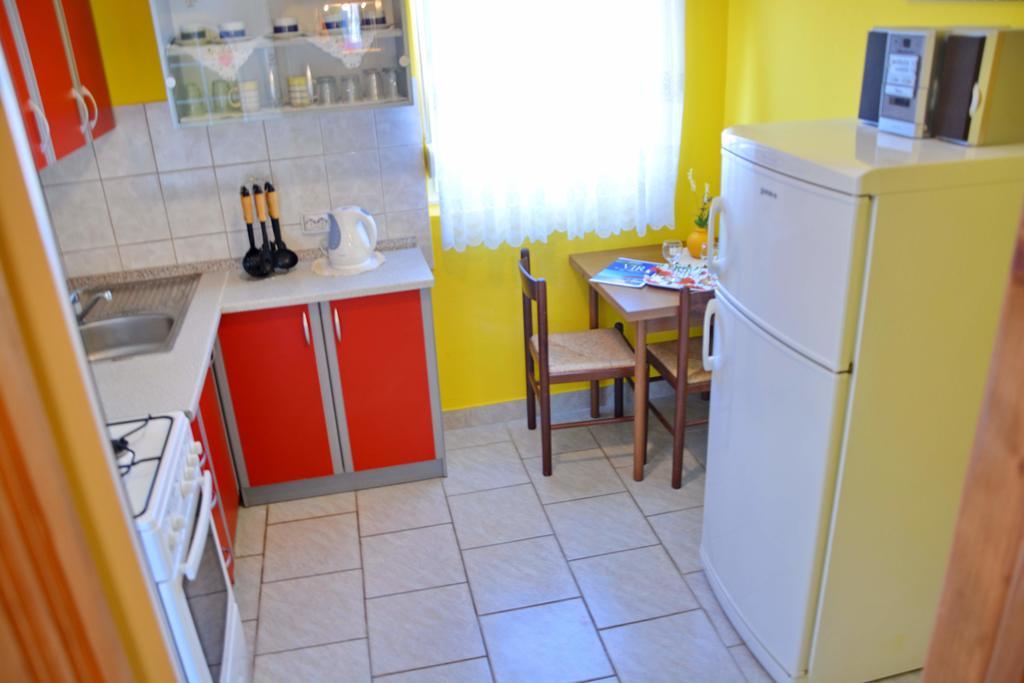 Apartments Sandra Vir Extérieur photo