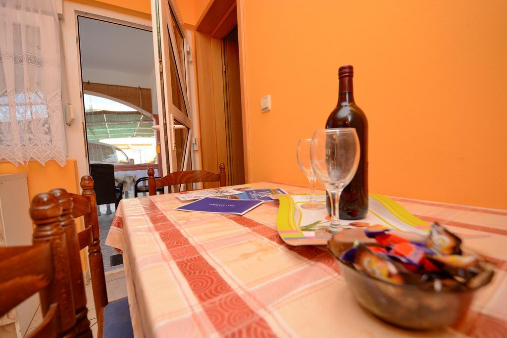 Apartments Sandra Vir Extérieur photo