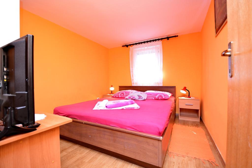 Apartments Sandra Vir Extérieur photo