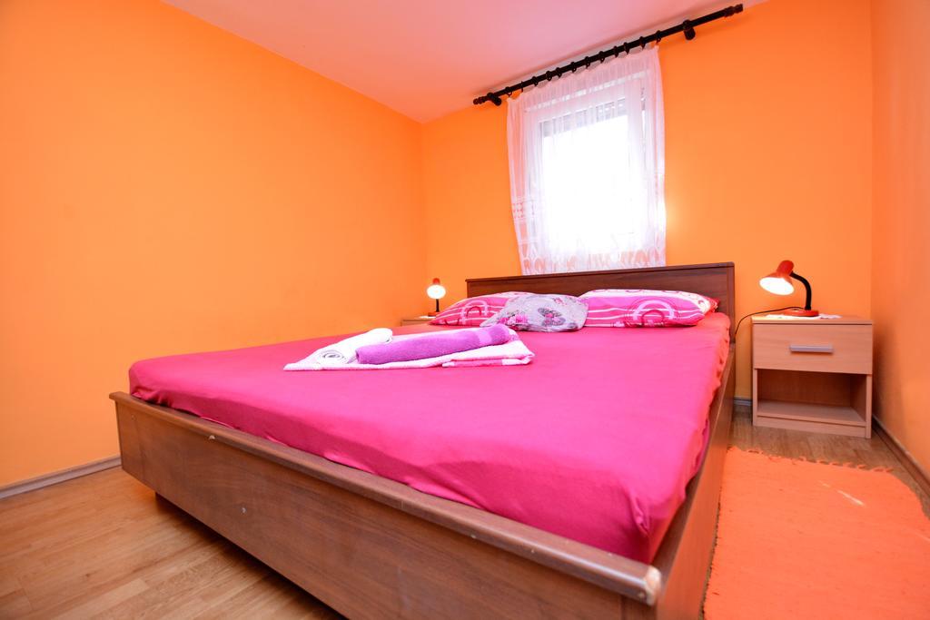 Apartments Sandra Vir Extérieur photo