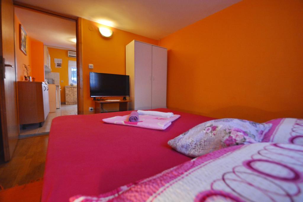 Apartments Sandra Vir Extérieur photo