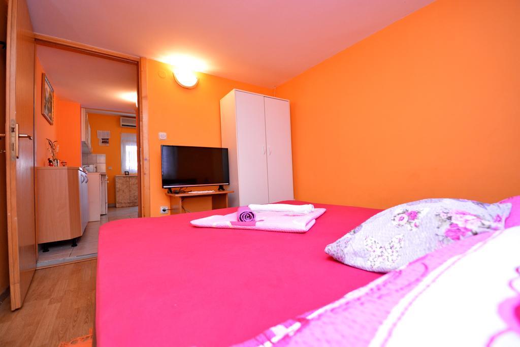 Apartments Sandra Vir Extérieur photo